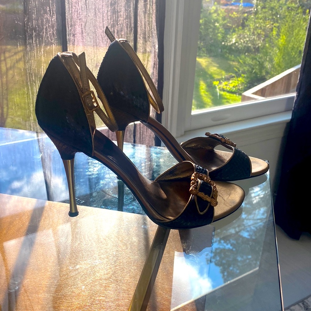 Guess Pencil Heel